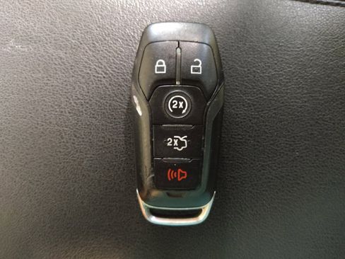 Used 2015 Ford Edge SEL w/ Equipment Group 201A FWD image 32