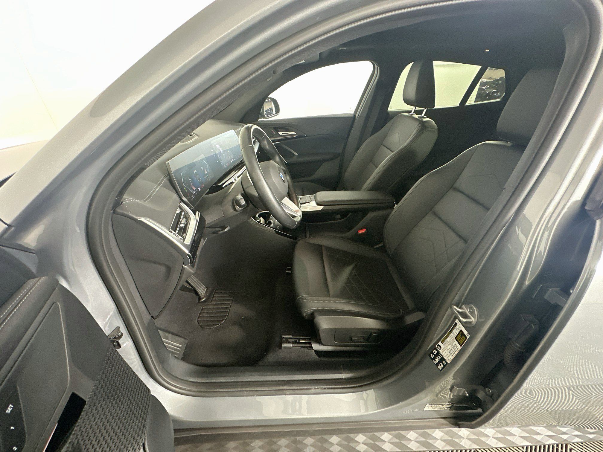Used 2026 BMW X2 xDrive28i AWD/4WD image 13