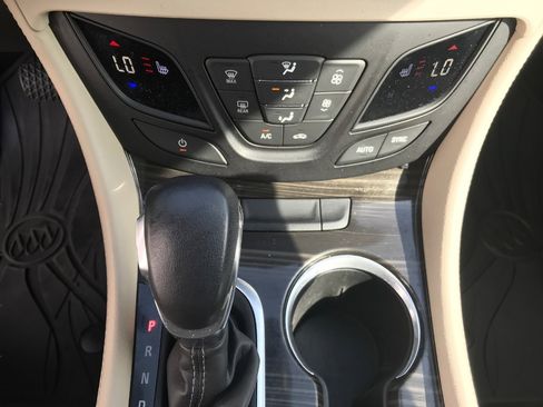 Used 2020 Buick Envision Premium image 32