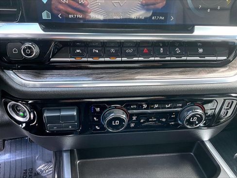 Used 2025 Chevrolet Silverado 1500 LTZ w/ LTZ Premium Package image 24