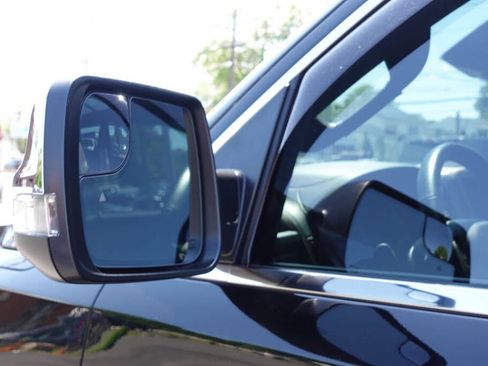 Used 2023 RAM 1500 Limited AWD/4WD image 16