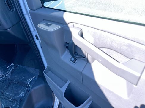 Used 2018 Chevrolet Express 3500 LT w/ LT Preferred Equipment Group image 31