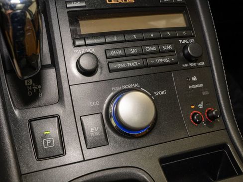 Used 2013 Lexus CT 200h 200h w/ Premium Pkg w/Backup Camera image 14