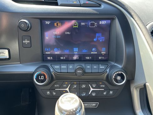 Used 2017 Chevrolet Corvette Stingray Convertible RWD image 18