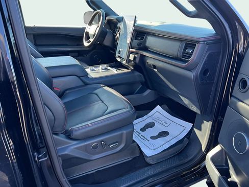 Used 2023 Ford Expedition Max Limited image 25