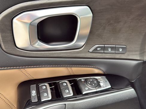 Used 2024 Kia Sorento SX Prestige w/ Olive Brown Leather Package image 11