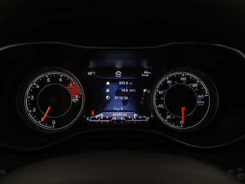 Used 2020 Jeep Cherokee Limited image 19