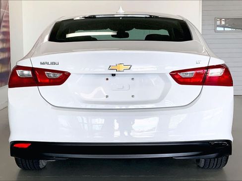Used 2017 Chevrolet Malibu LT FWD image 5