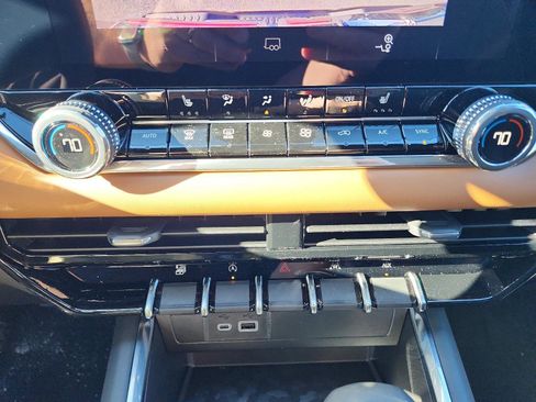 New 2026 GMC Canyon AT4 image 13