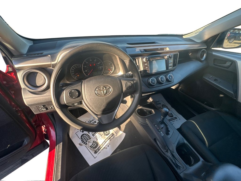 Used 2016 Toyota RAV4 LE AWD/4WD image 30