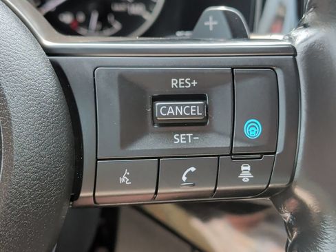 Used 2025 Nissan Pathfinder SV AWD/4WD image 13