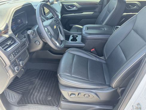 Used 2022 Chevrolet Suburban Premier AWD/4WD image 14