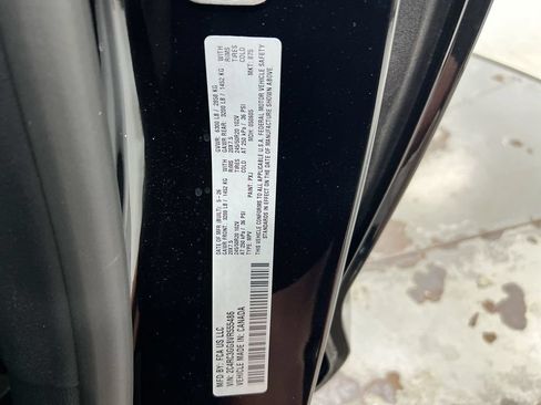 New 2027 Chrysler Pacifica Limited w/ Family Tech Group AWD/4WD image 30