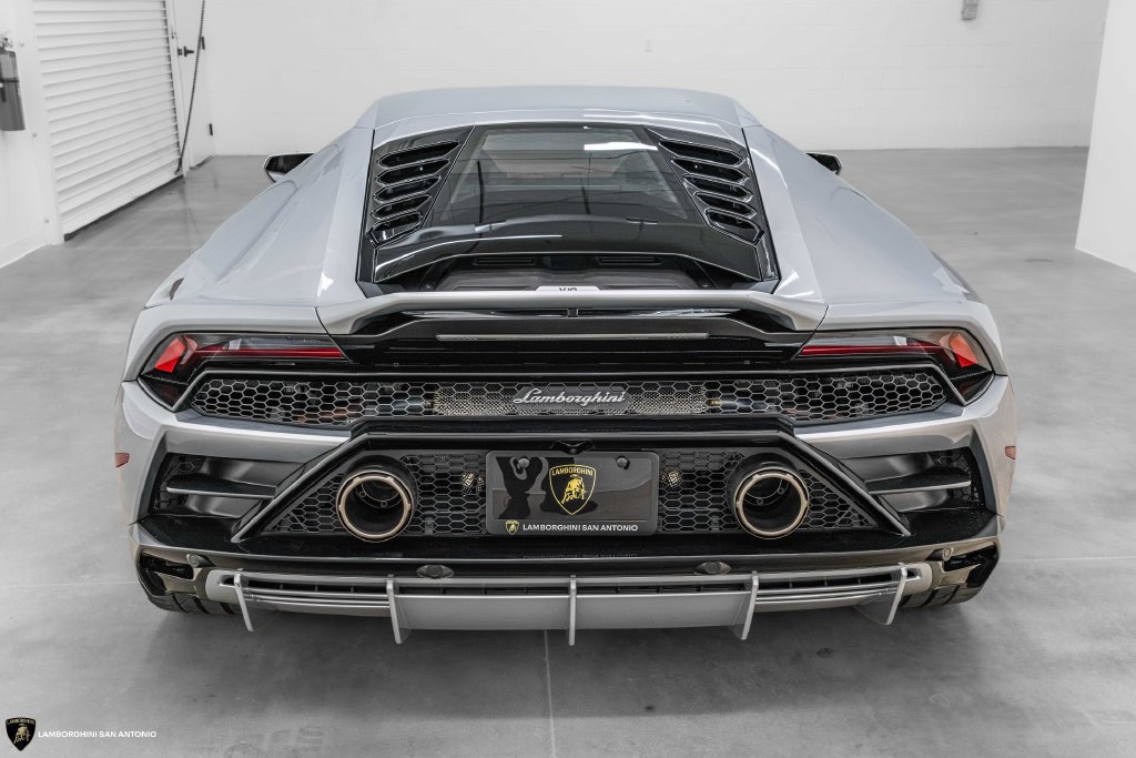 Used 2020 Lamborghini Huracan EVO AWD/4WD image 16
