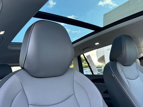 New 2026 Volkswagen Tiguan SE image 16