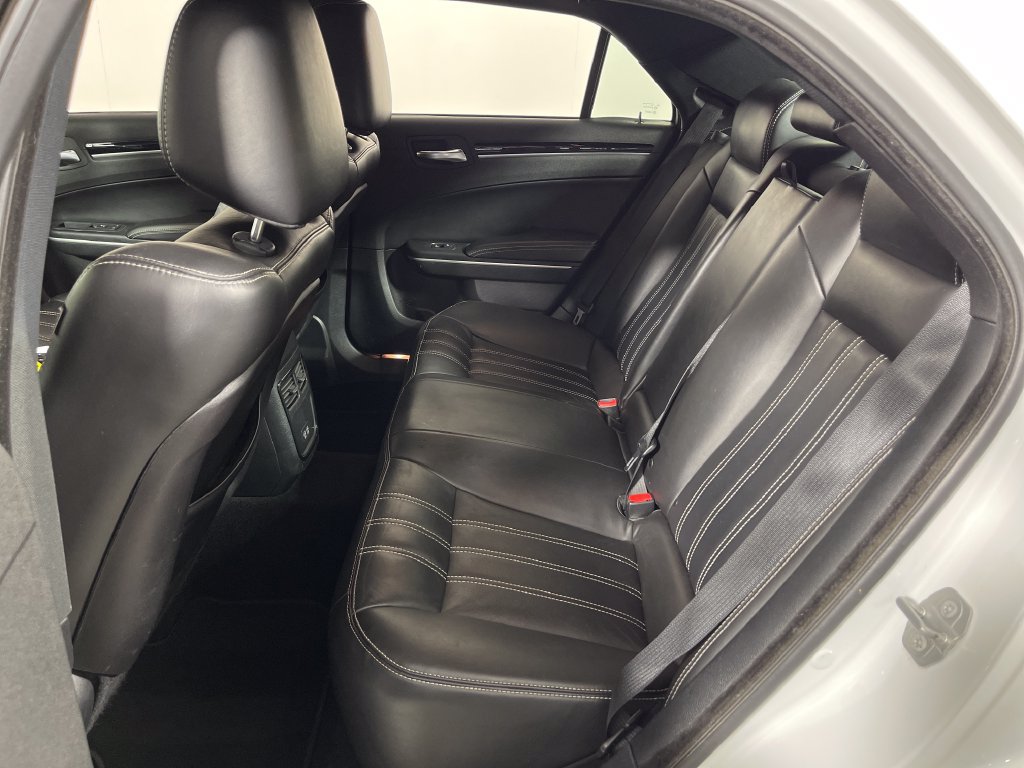 Used 2019 Chrysler 300 S RWD image 13