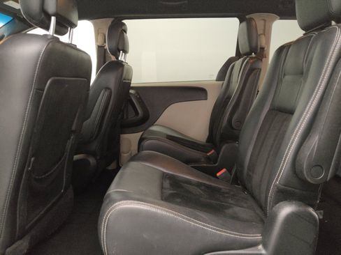 Used 2017 Dodge Grand Caravan SXT FWD image 18