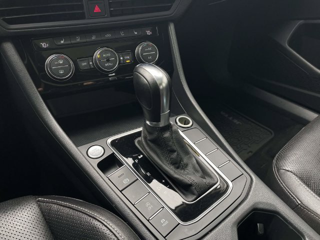 Used 2019 Volkswagen Jetta SEL Premium FWD image 30