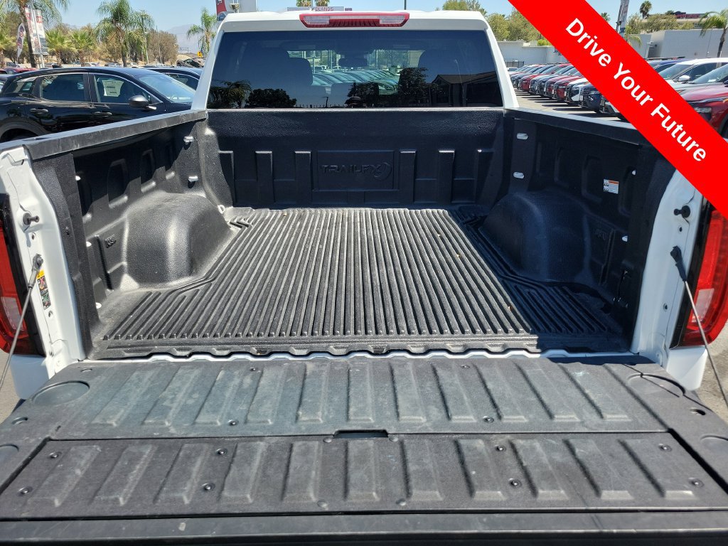 Used 2026 GMC Sierra 1500 SLT RWD image 27