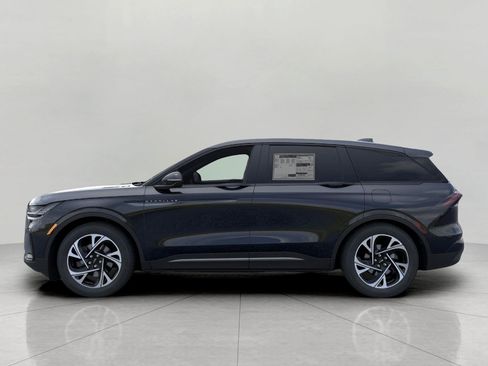 New 2026 Lincoln Nautilus Premier w/ Jet Appearance Package AWD/4WD image 3