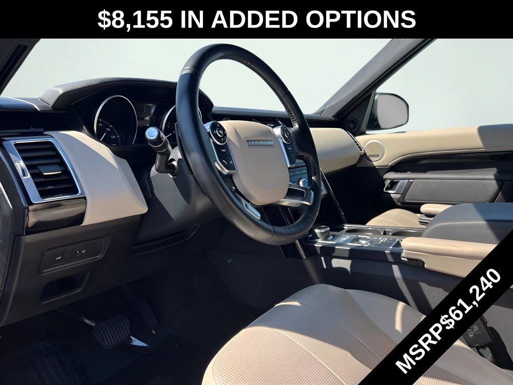 Used 2018 Land Rover Discovery SE AWD/4WD image 2