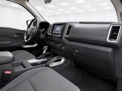 Used 2022 Nissan Frontier SV AWD/4WD image 16