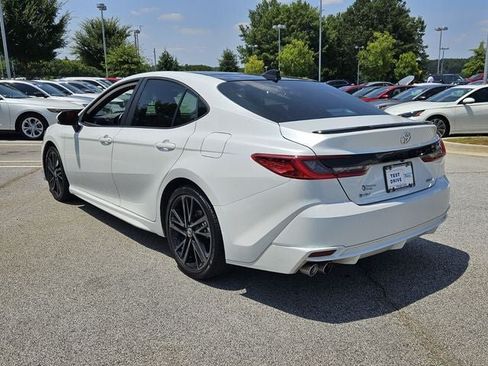 Used 2025 Toyota Camry XSE FWD image 6