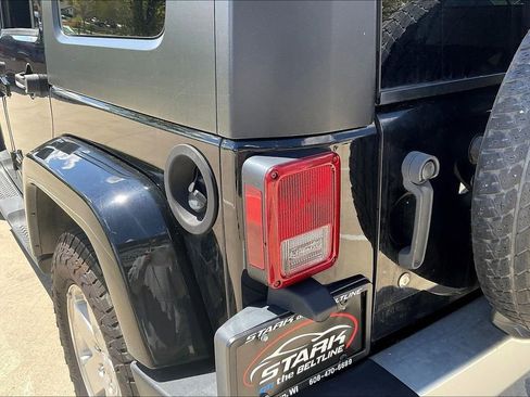 Used 2011 Jeep Wrangler Unlimited Sahara AWD/4WD image 20