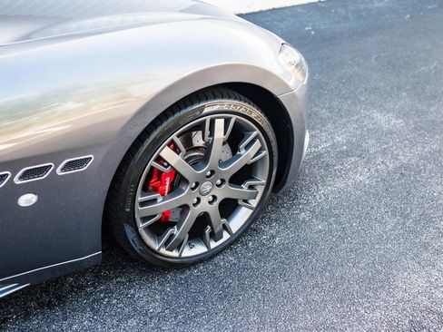 Used 2015 Maserati GranTurismo MC RWD image 11