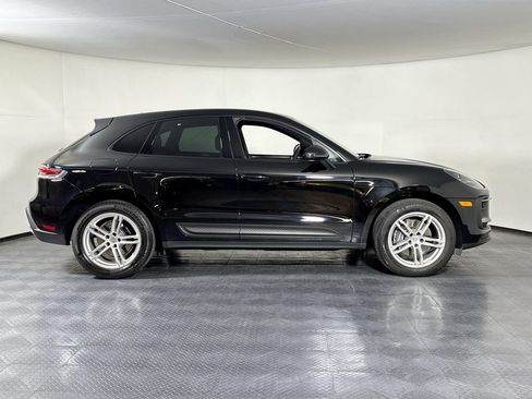 Certified 2023 Porsche Macan AWD/4WD image 8