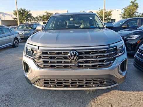 Used 2024 Volkswagen Atlas SE FWD image 3