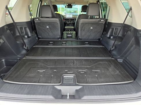 Used 2025 Honda Pilot Touring image 29