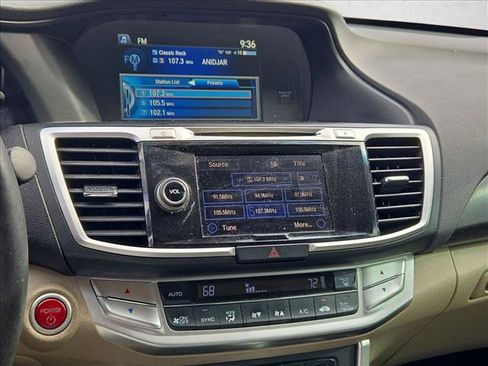 Used 2015 Honda Accord Touring image 12
