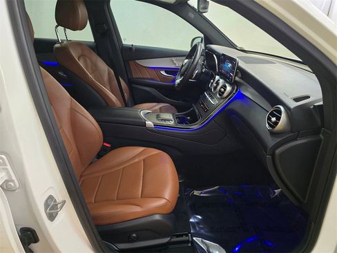 Used 2021 Mercedes-Benz GLC 300 4MATIC w/ AMG Line image 11