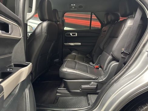 Used 2023 Ford Explorer XLT w/ Equipment Group 202A image 15