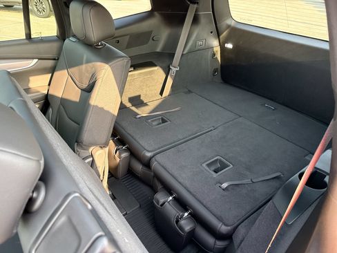Used 2025 Cadillac XT6 Luxury FWD image 26