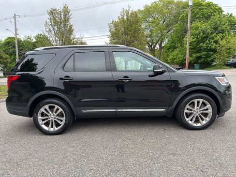 Used 2018 Ford Explorer XLT w/ Equipment Group 202A AWD/4WD image 6