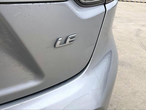 Used 2022 Toyota Corolla LE image 39