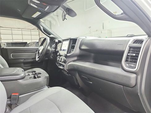 Used 2022 RAM 2500 Big Horn w/ Cold Weather Group image 33
