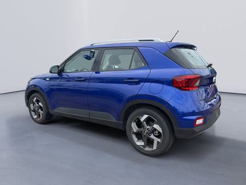 Used 2026 Hyundai Venue SEL FWD image 5