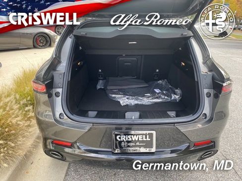 New 2024 Alfa Romeo Tonale Veloce image 9