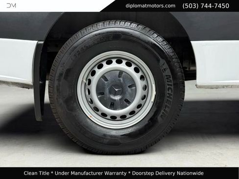 Used 2024 Mercedes-Benz Sprinter 2500 image 35