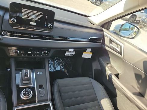 Used 2025 Mitsubishi Outlander SE image 20