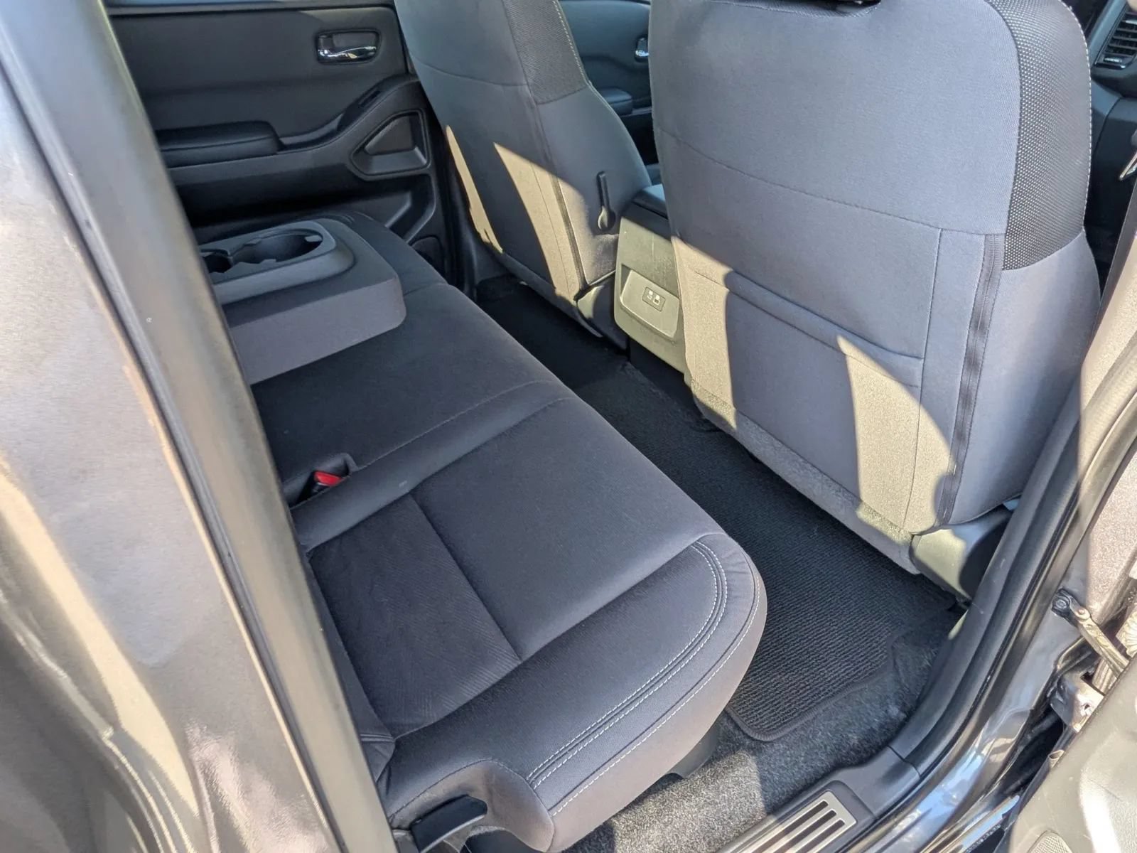 Used 2023 Nissan Frontier SV w/ Midnight Edition Package RWD image 14