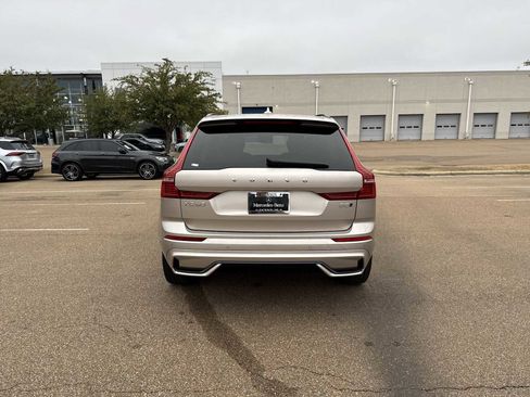 Used 2025 Volvo XC60 B5 Plus image 5
