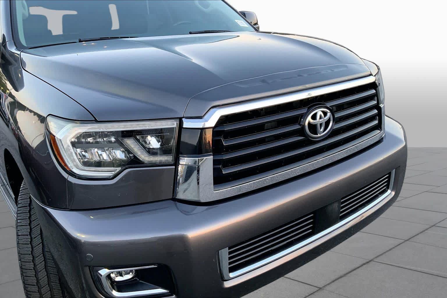Used 2019 Toyota Sequoia TRD Sport w/ TRD Sport Premium Package AWD/4WD image 27