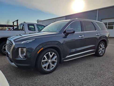 Used 2020 Hyundai Palisade SEL w/ Premium Package image 3