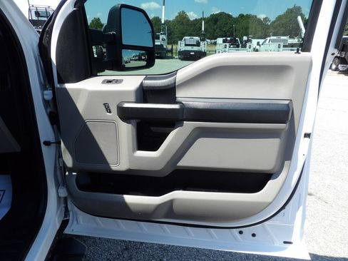 Used 2018 Ford F250 XL w/ Power Equipment Group RWD image 27