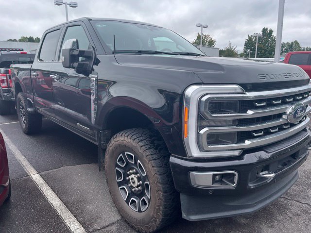 Used 2023 Ford F350 Platinum w/ FX4 Off-Road Package AWD/4WD image 2