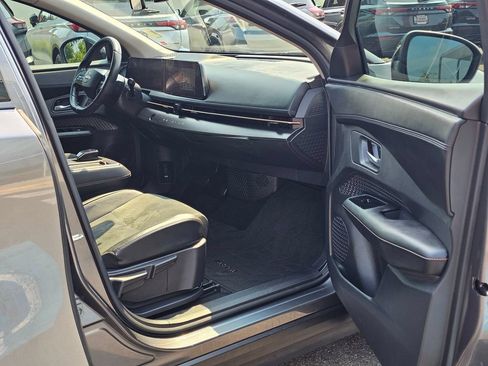 Used 2023 Nissan Ariya FWD image 13
